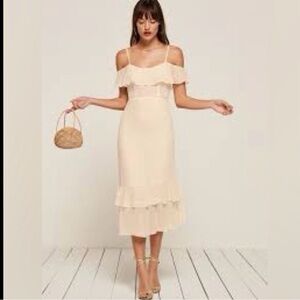 Reformation Odessa midi dress in ivory or blush pink viscose material.size 6 (t)
